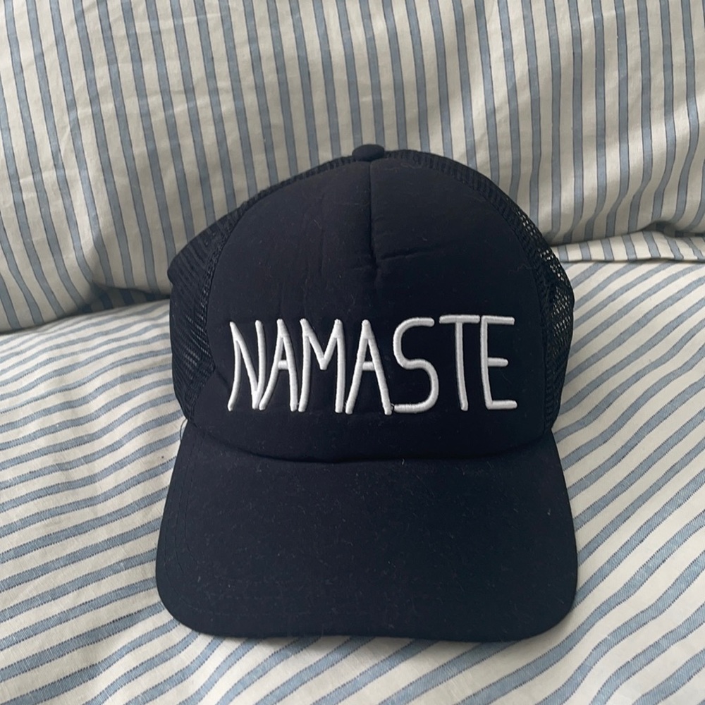 Apana Namaste Hat 🙏🏼 🖤